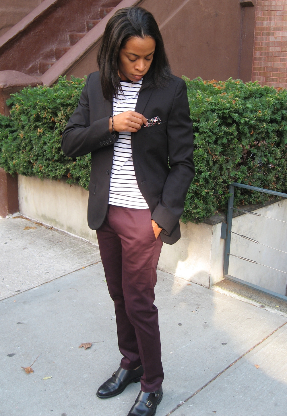 4 Ways to Style Burgundy Jeans – Just Posted